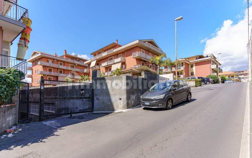 Trilocale via Giorgio Arcoleo, Centro, Gravina di Catania — foto 15 di 31