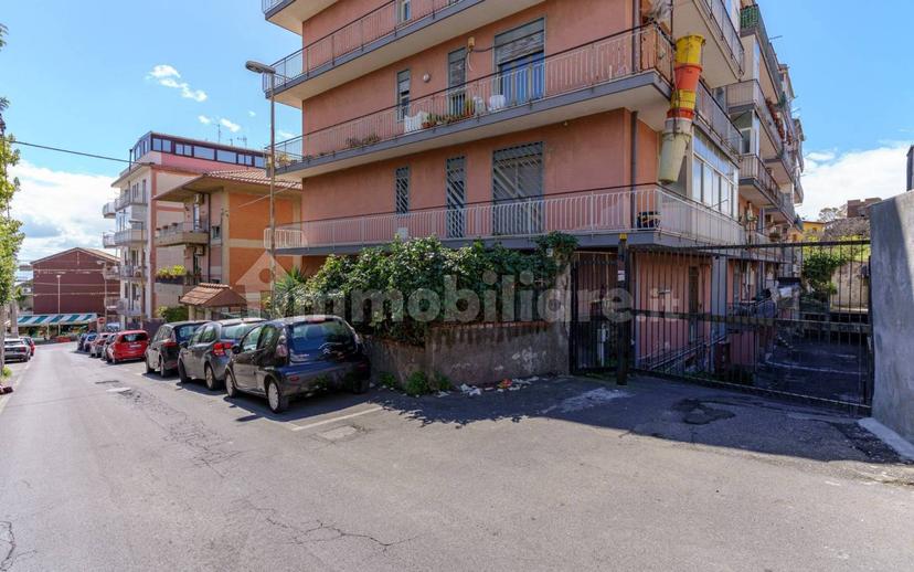 Trilocale via Giorgio Arcoleo, Centro, Gravina di Catania — foto 26 di 31