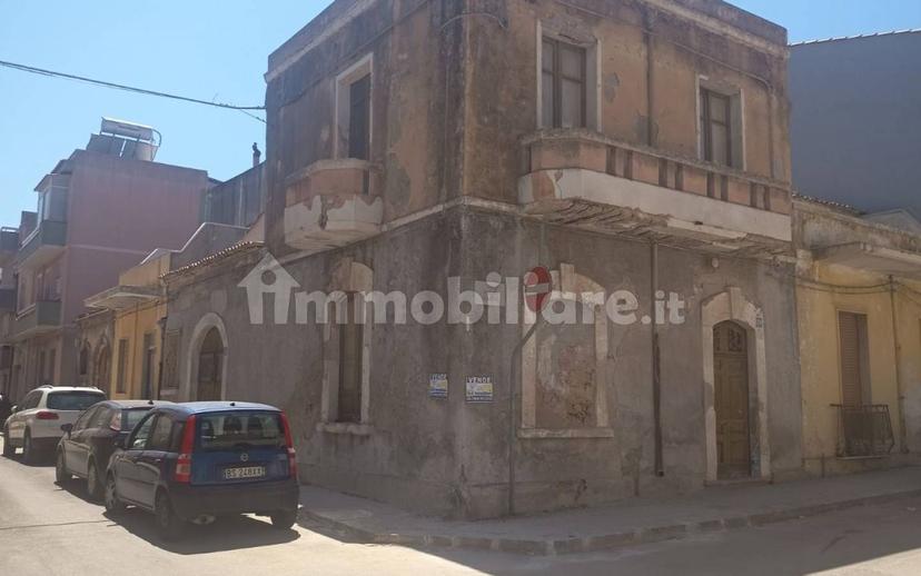 Terratetto plurifamiliare via Giuseppe Mazzini 214, Centro, Pachino — foto 3 di 33