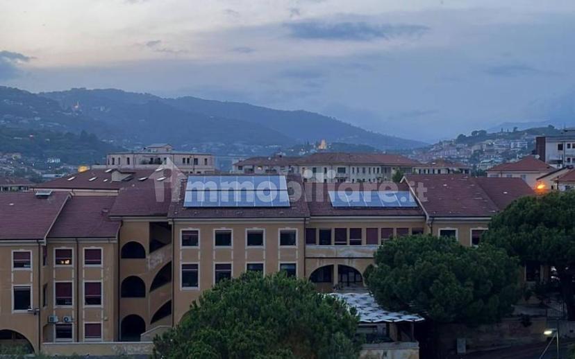 Trilocale via Giacomo Agnesi 30, Oneglia, Imperia — foto 5 di 10