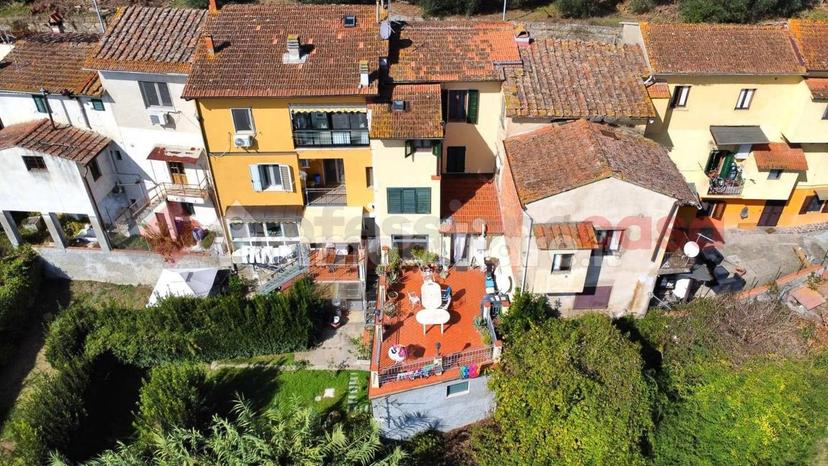 Terratetto unifamiliare via Vittorio Veneto, Comeana, Carmignano — foto 31 di 41