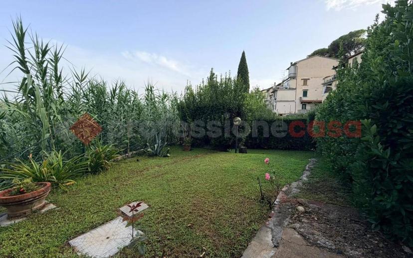 Terratetto unifamiliare via Vittorio Veneto, Comeana, Carmignano — foto 36 di 41
