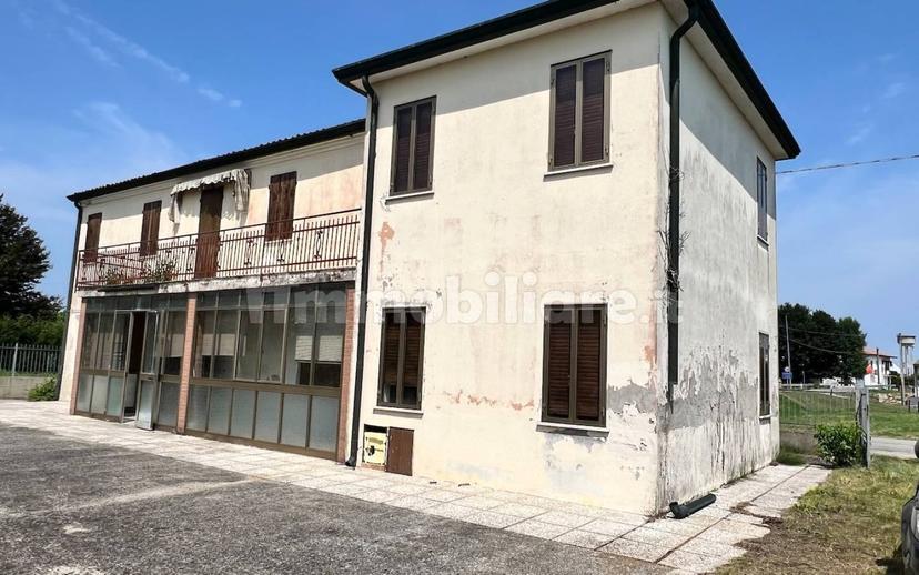 Villa unifamiliare via Cona, Agna