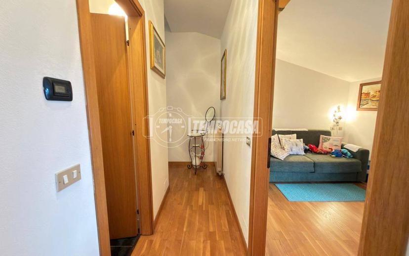 Villa unifamiliare via Calchere, Centro, Tavernola Bergamasca — foto 4 di 31