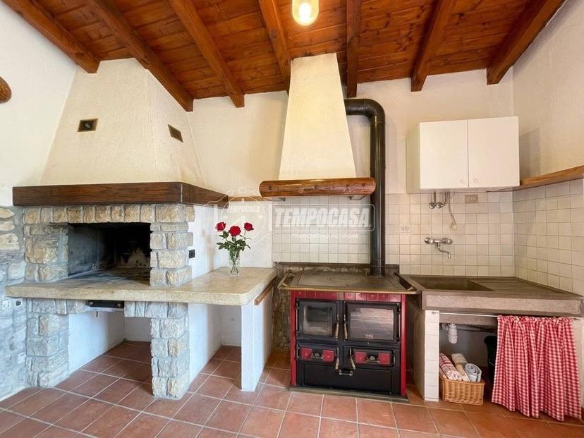 Villa unifamiliare via Calchere, Centro, Tavernola Bergamasca — foto 2 di 31