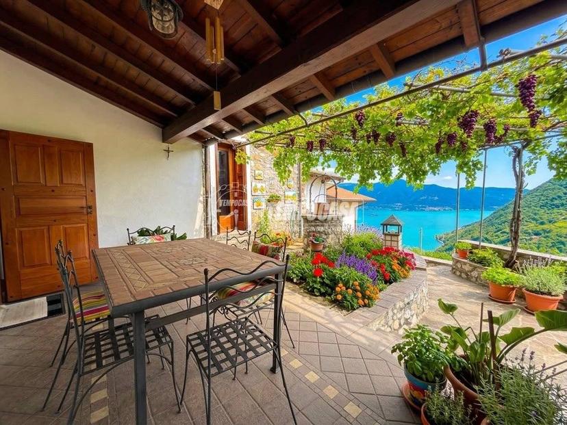 Villa unifamiliare via Calchere, Centro, Tavernola Bergamasca — foto 9 di 31