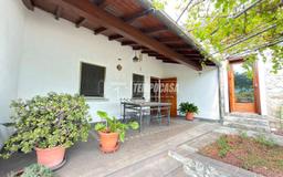 Villa unifamiliare via Calchere, Centro, Tavernola Bergamasca