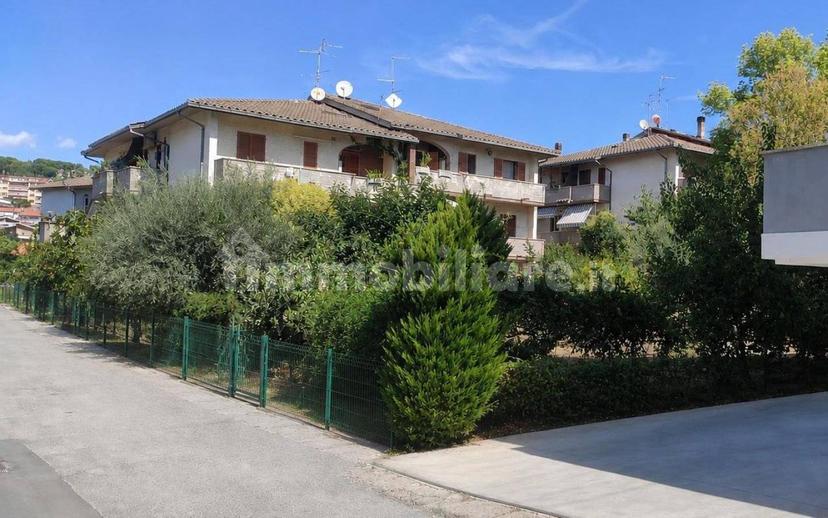 Villa unifamiliare via Pietro Odescalchi snc, Centro, Penne — foto 2 di 10