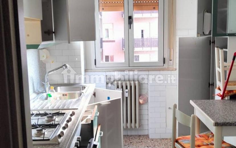 Trilocale buono stato, secondo piano, Gardenia, Reggio Emilia