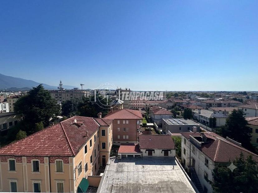Attico viale Venezia 22, Centro, Bassano del Grappa — foto 9 di 32