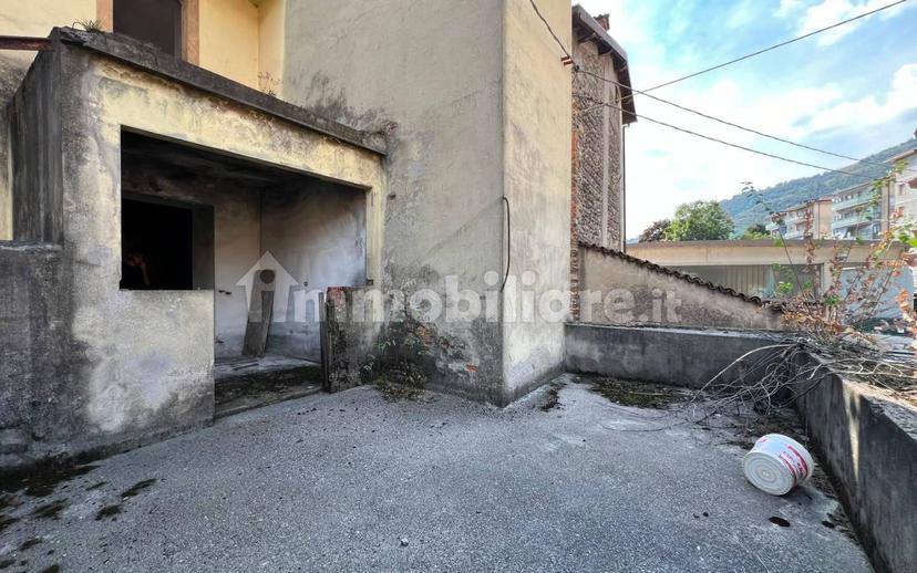 Appartamento via Giuseppe Mazzini, Centro, Albino — foto 2 di 18