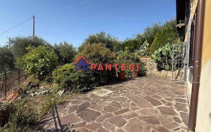Casa colonica via del Monte Est, Collodi, Ponte all'Abate, Monte a Pescia, Pescia — foto 7 di 34
