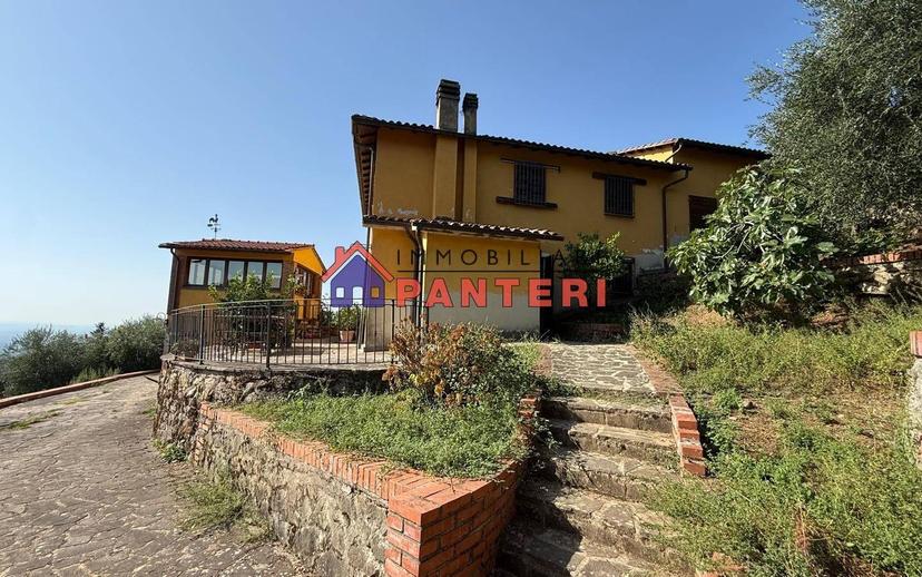 Casa colonica via del Monte Est, Collodi, Ponte all'Abate, Monte a Pescia, Pescia — foto 4 di 34