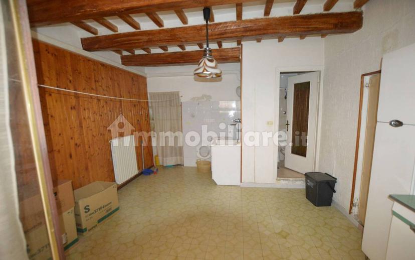 Appartamento da ristrutturare, secondo piano, Poggio San Marcello — foto 5 di 13