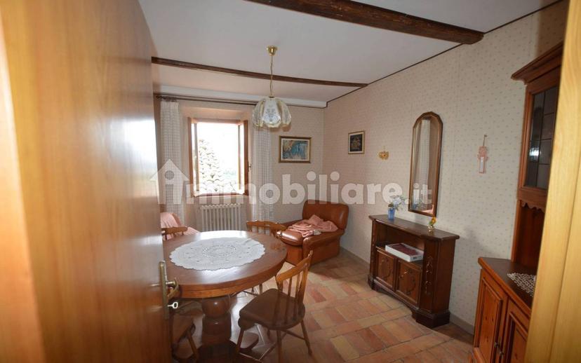 Appartamento da ristrutturare, secondo piano, Poggio San Marcello — foto 2 di 13