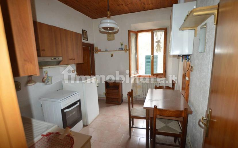 Appartamento da ristrutturare, secondo piano, Poggio San Marcello — foto 6 di 13