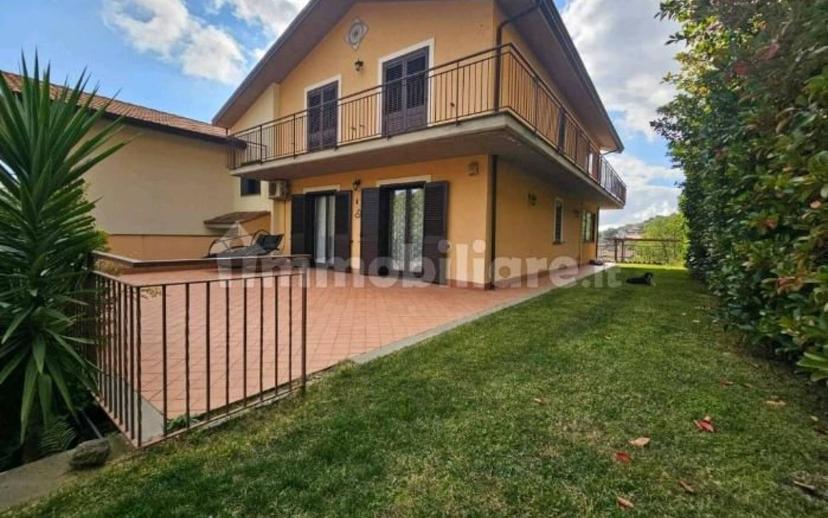 Trilocale via Giacomo Puccini 17, Centro, Zafferana Etnea — foto 11 di 16