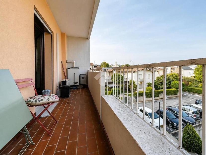 Bilocale via Ospedale 15, Centro, Montebelluna — foto 2 di 12