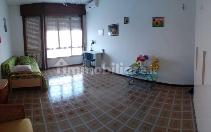 Stanza singola viale Luigi Pinto 241, Foggia — foto 3 di 4