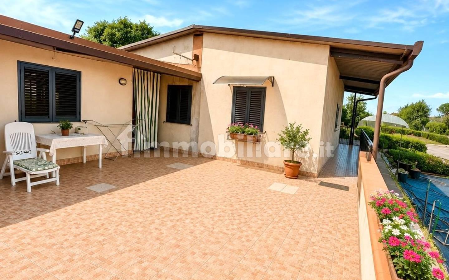 Terratetto plurifamiliare 180 m², buono stato, Altarello, Riposto
