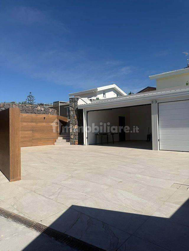 Villa unifamiliare via delle Sciare, Centro, San Giovanni la Punta — foto 3 di 25