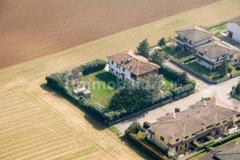 Villa unifamiliare via Risorgimento 42, Eremo, Curtatone — foto 2 di 46