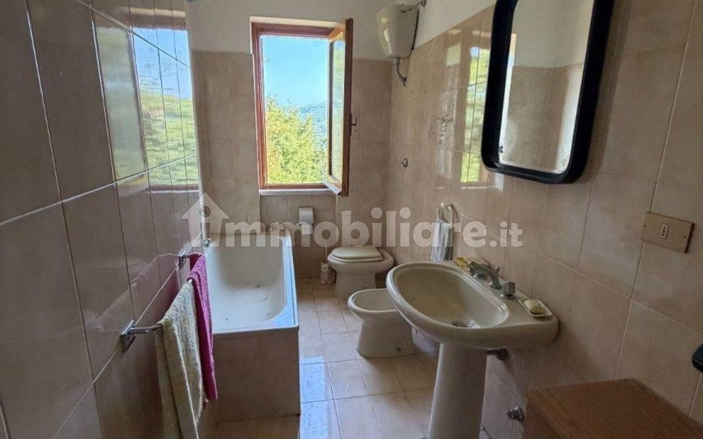 Villa bifamiliare Località Convento, Rocca Sinibalda