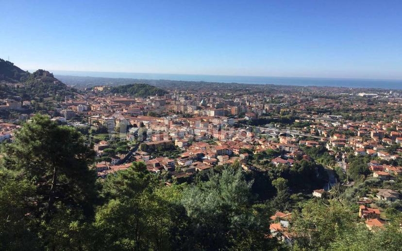 Trilocale via Luigi Staffetti, Centro, Massa — foto 6 di 7