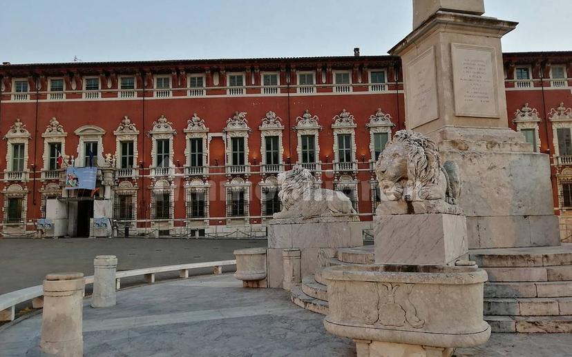 Trilocale via Luigi Staffetti, Centro, Massa