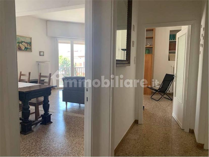 Stanza in affitto in appartamento Borgo Rodi, Ancona