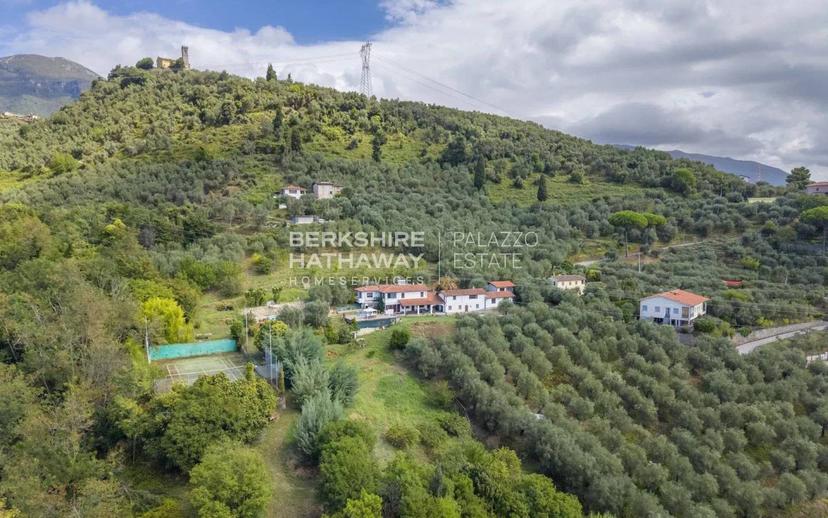 Villa unifamiliare, da ristrutturare, 357 m², Camaiore — foto 44 di 46