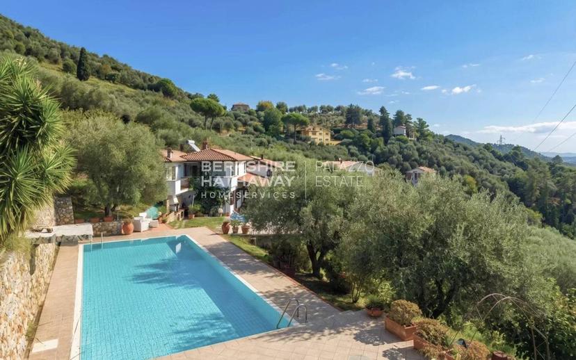 Villa unifamiliare, da ristrutturare, 357 m², Camaiore — foto 37 di 46