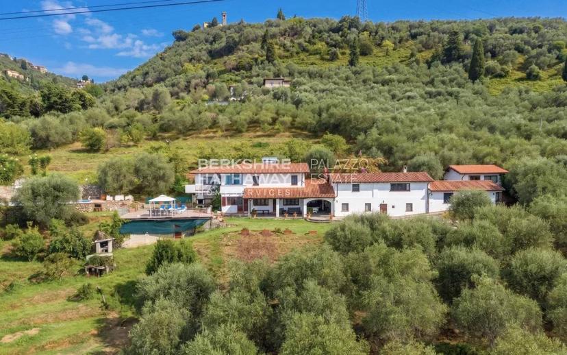Villa unifamiliare, da ristrutturare, 357 m², Camaiore — foto 33 di 46