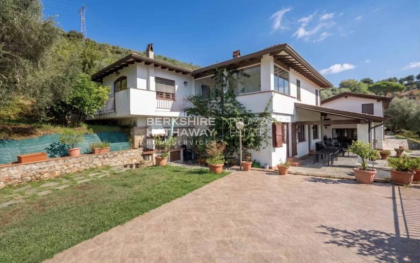 Villa unifamiliare, da ristrutturare, 357 m², Camaiore — foto 12 di 46