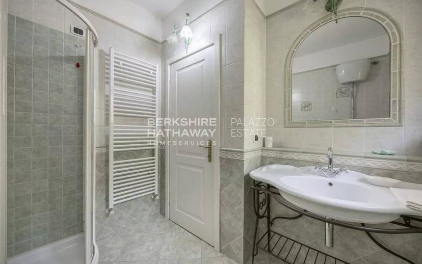 Villa unifamiliare, da ristrutturare, 357 m², Camaiore — foto 43 di 46