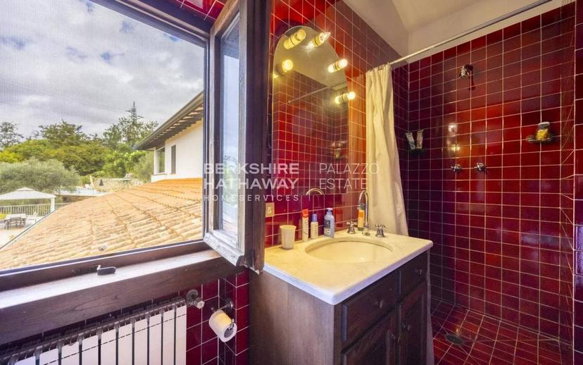 Villa unifamiliare, da ristrutturare, 357 m², Camaiore — foto 3 di 46