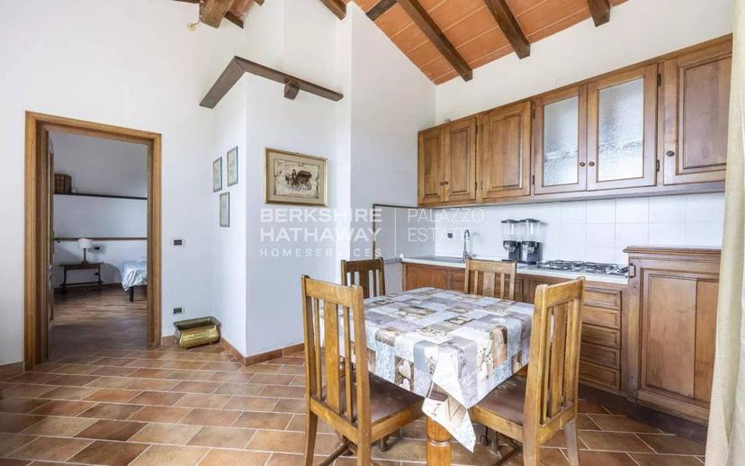 Villa unifamiliare, da ristrutturare, 357 m², Camaiore — foto 11 di 46