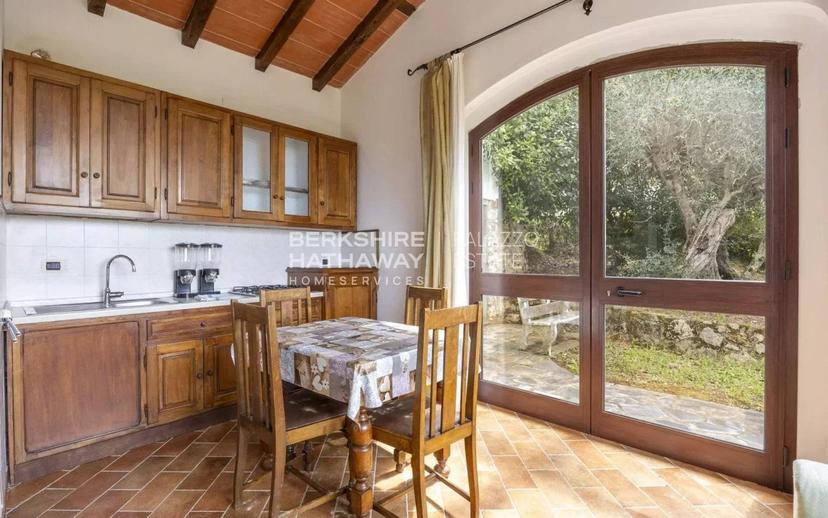 Villa unifamiliare, da ristrutturare, 357 m², Camaiore — foto 5 di 46