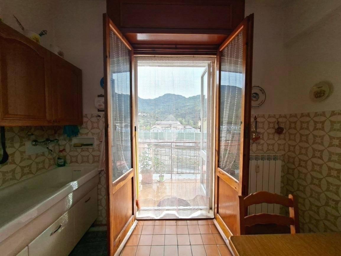 Trilocale via R. Quartini 37, Centro, Ronco Scrivia