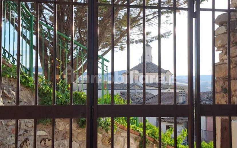 Stanza singola largo Castello 63, Tolve — foto 8 di 9
