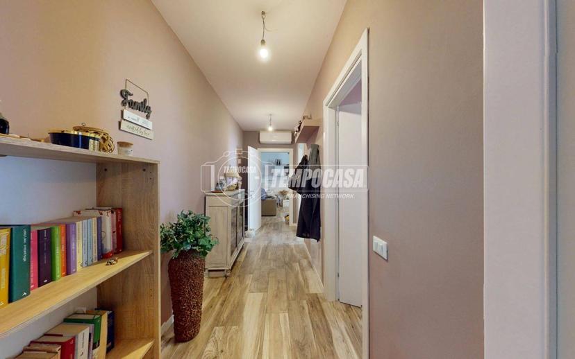 Trilocale viale Monte Grappa 1, Centro, Novellara — foto 3 di 18