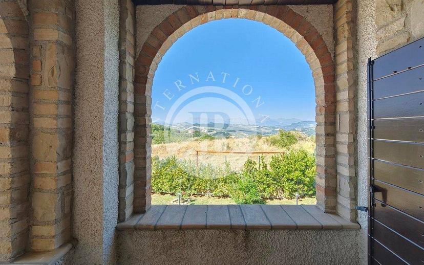 Casale, ottimo stato, 330 m², Montalto delle Marche — foto 26 di 32