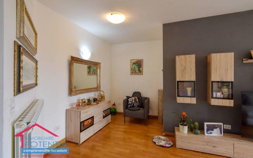 Trilocale ottimo stato, piano rialzato, Potenza Picena — foto 5 di 23
