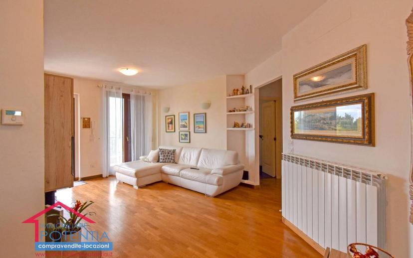 Trilocale ottimo stato, piano rialzato, Potenza Picena — foto 13 di 23