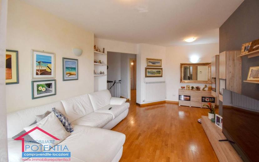 Trilocale ottimo stato, piano rialzato, Potenza Picena — foto 11 di 23
