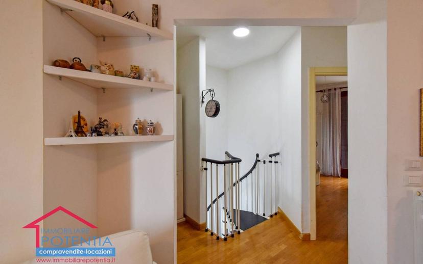 Trilocale ottimo stato, piano rialzato, Potenza Picena — foto 17 di 23