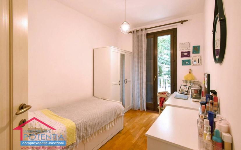 Trilocale ottimo stato, piano rialzato, Potenza Picena — foto 3 di 23