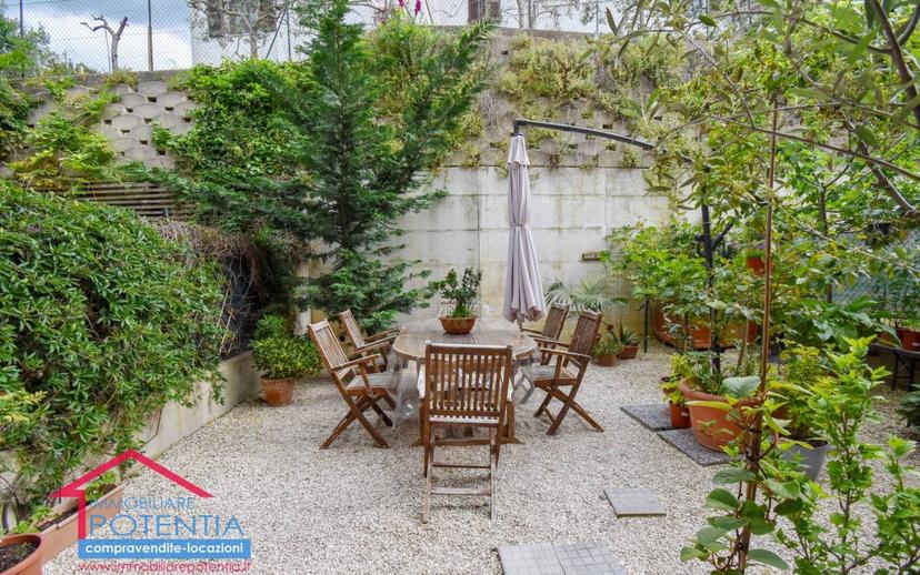 Trilocale ottimo stato, piano rialzato, Potenza Picena — foto 22 di 23