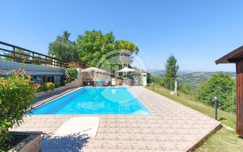Casale, ottimo stato, 330 m², Montalto delle Marche — foto 32 di 32