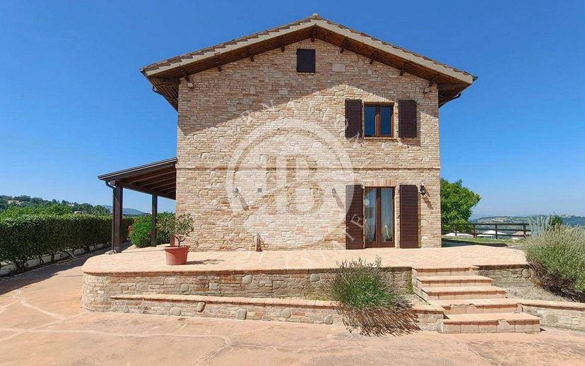Casale, ottimo stato, 330 m², Montalto delle Marche — foto 8 di 32